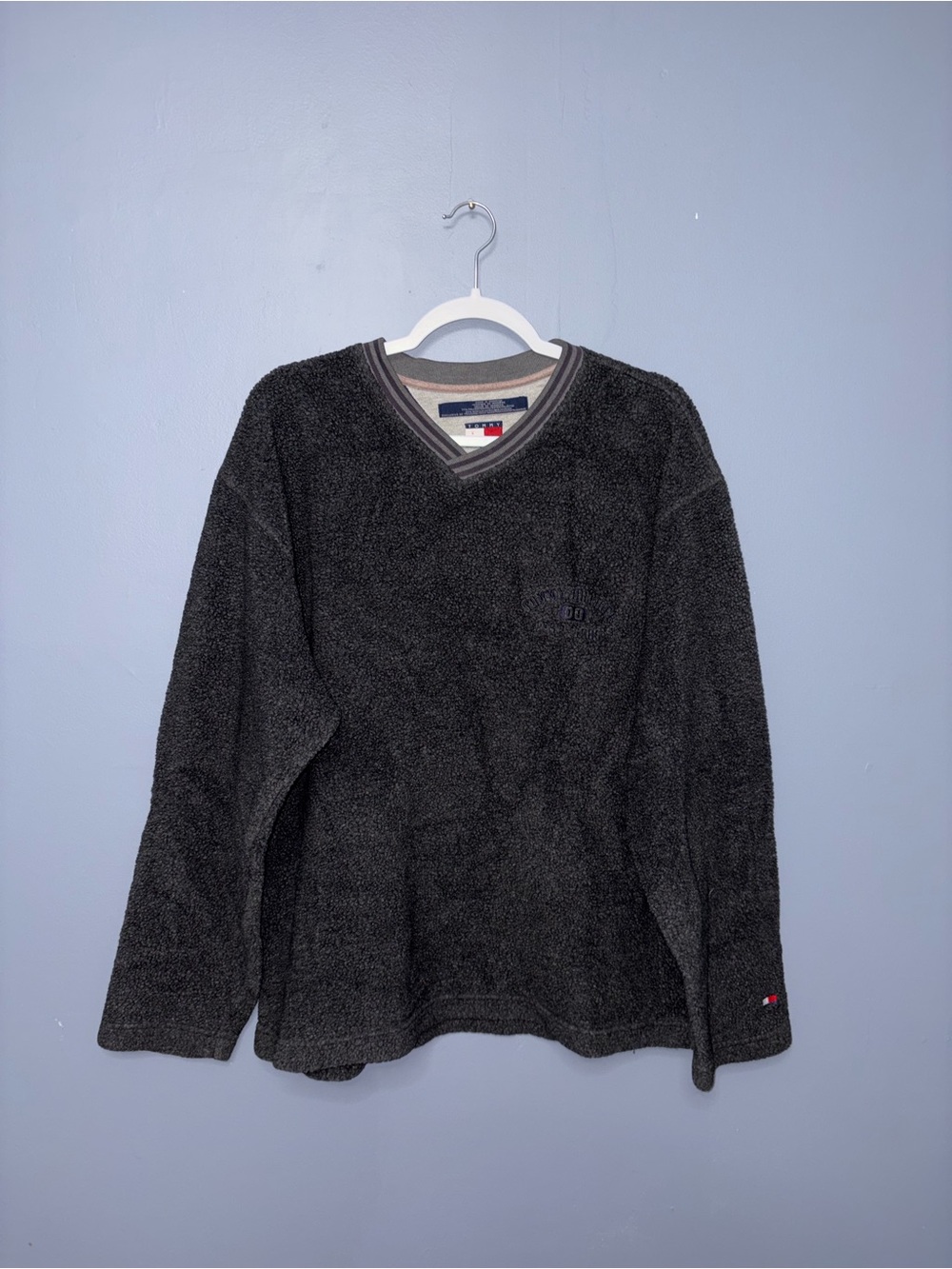 Tommy Hilfiger • Gray Fleece Sweater